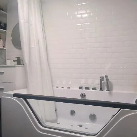 Holiday home Nuit En Amoureux *